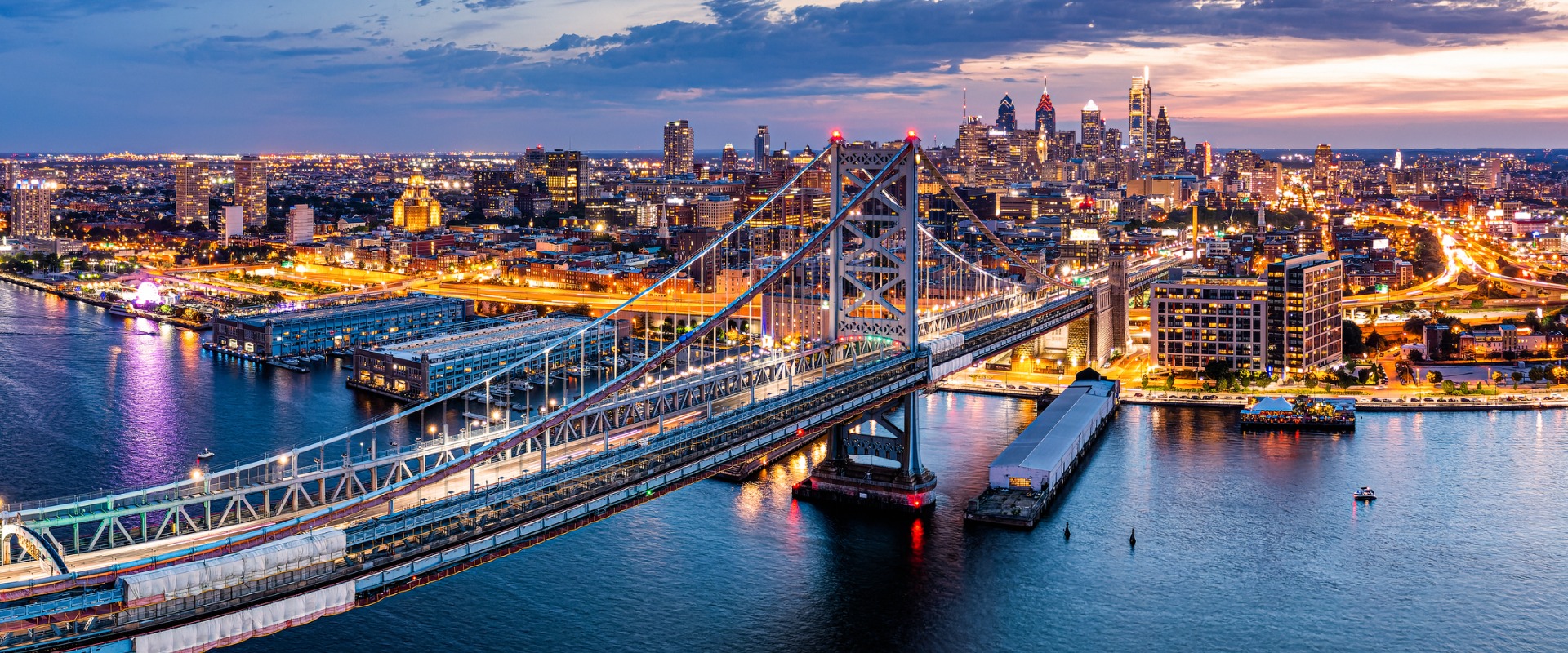 Philadelphia Ben Franklin bridge skyline